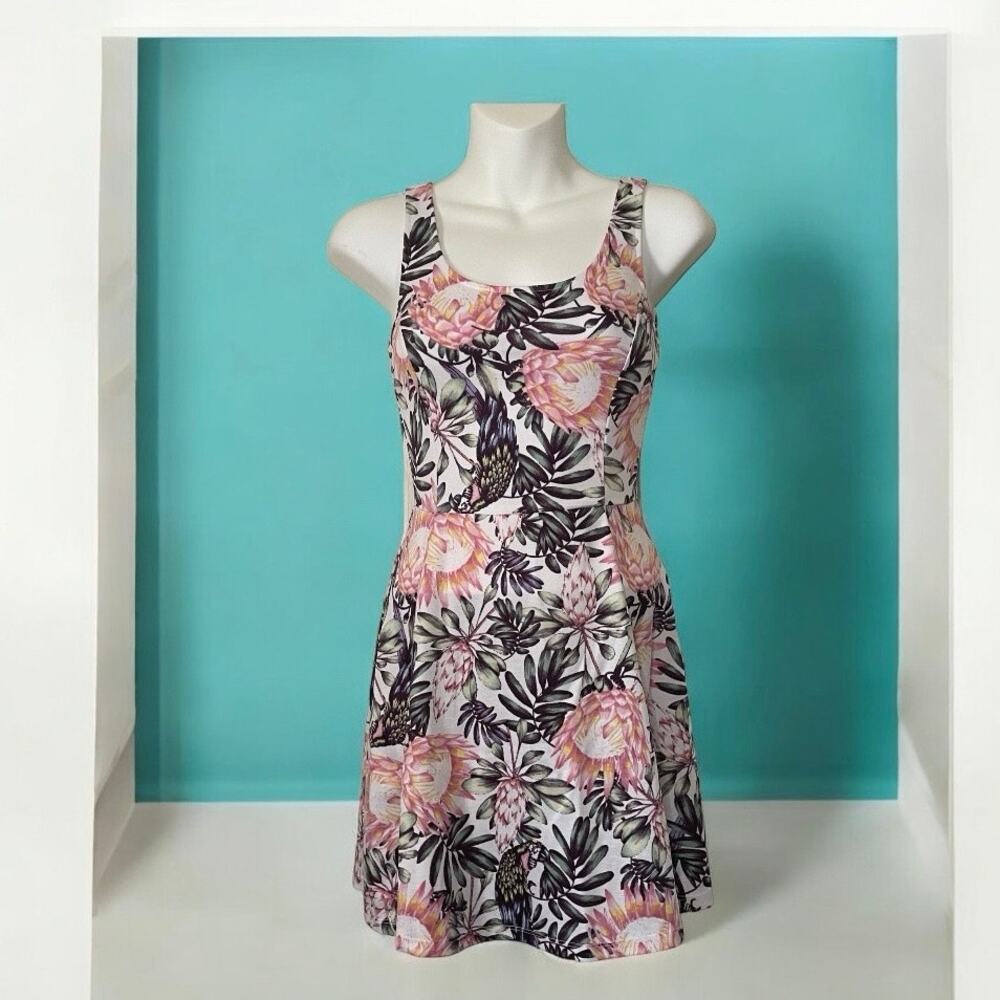 H&M Divided Floral Skater Dress Sleeveless Scoop Neck Pink Multicolor Size 2